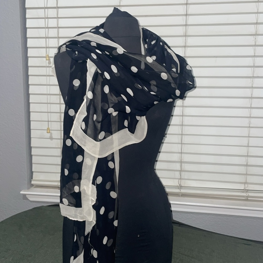 Assorted scarves - Picture 5 of 5